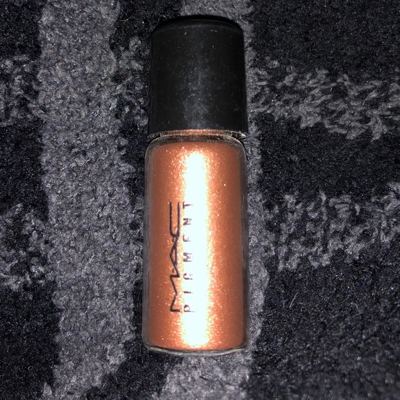 2/$16 MAC Cosmetics Pigment in Coco Beach (Mini) - Picture 1 of 10